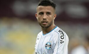 vale r$ 67 milhões: negociação de matheus henrique pode gerar fortuna nos cofres do grêmio; veja como