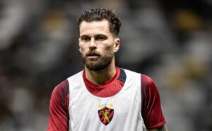 lucas lima ajuda rival do santos na série b e alta participação no sport surpreende