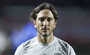 zubeldía desbanca james rodríguez e colocar nestor a frente por vaga na titularidade do são paulo