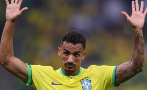 flamengo quer fechar acordo com danilo, lateral firma permanência na juventus e descarta negócio