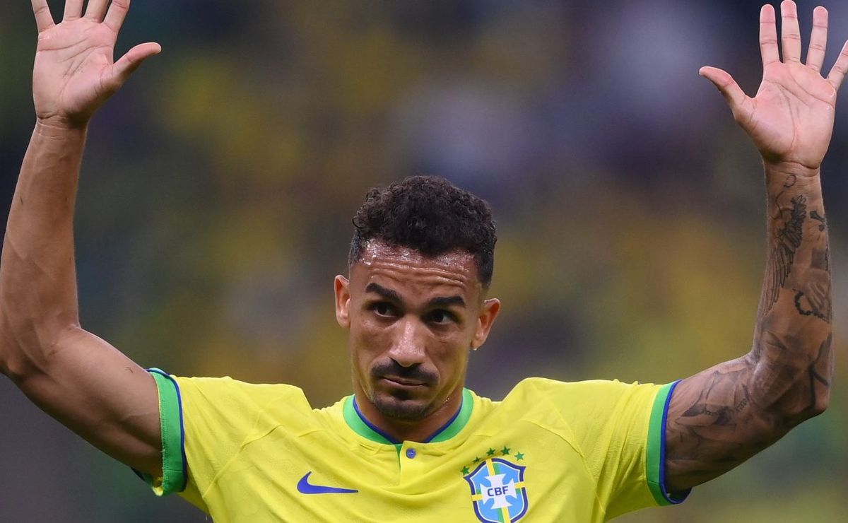 flamengo quer fechar acordo com danilo, lateral firma permanência na juventus e descarta negócio