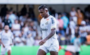 fábio carille defende morelos após jogo do santos: "tem todo nosso respeito"