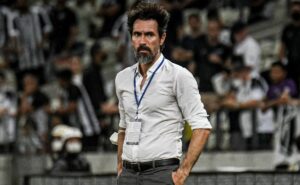 mais uma negativa: vasco vai atrás de eduardo dominguez, do estudiantes, mas é rejeitado