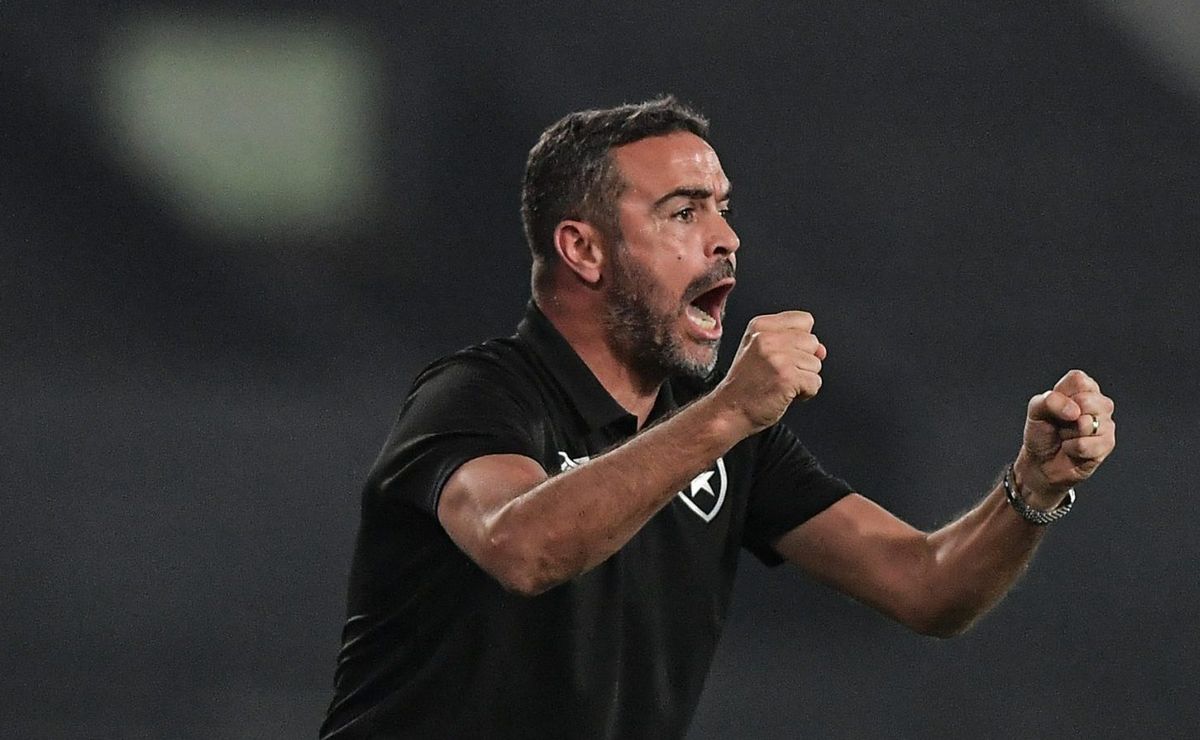 análise: prestes a completar um mês de trabalho, artur jorge mudou a cara do botafogo