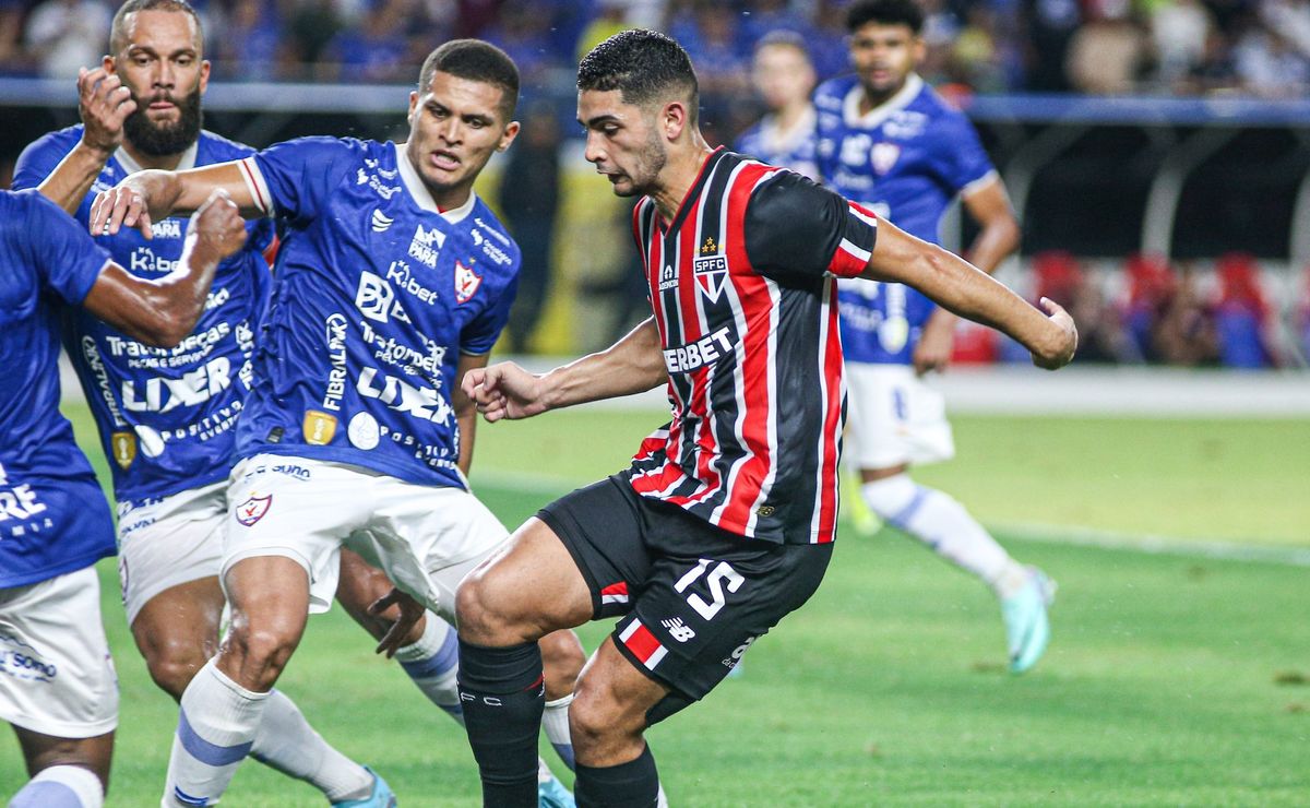 luto no futebol: afonso, jogador do Águia de marabá, adversário do são paulo, morre aos 19 anos