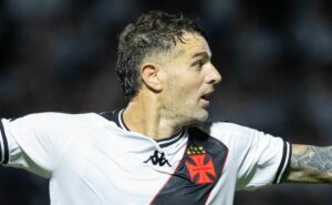 cbf divulga áudio do var sobre não expulsão contra o vasco em lance com vegetti: “defensor chegando”