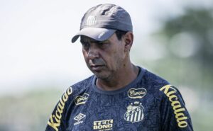 fábio carille está incomodado no santos com setor ofensivo na série b