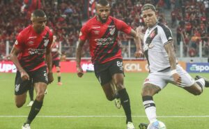 athletico pr x vasco: furacão abre o placar e léo jardim evita uma goleada; confira as notas
