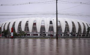 prejuízos incontáveis: internacional divulga imagens do beira rio após água abaixar e estipula prazo para voltar