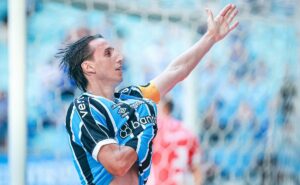 geromel é o jogador há mais tempo num clube do futebol brasileiro