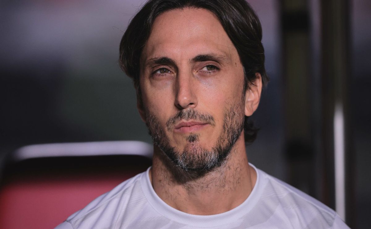 são paulo tem vantagem no duelo com vitória, mas dificuldade no barradão