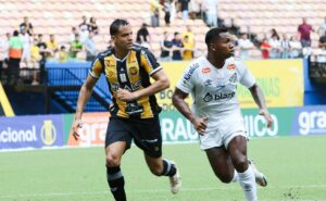 santos joga mal e perde a primeira na série b 2024; confira as notas