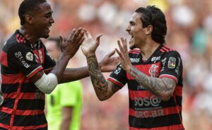 flamengo espanta a má fase com vitória sobre o corinthians com grande atuação coletiva