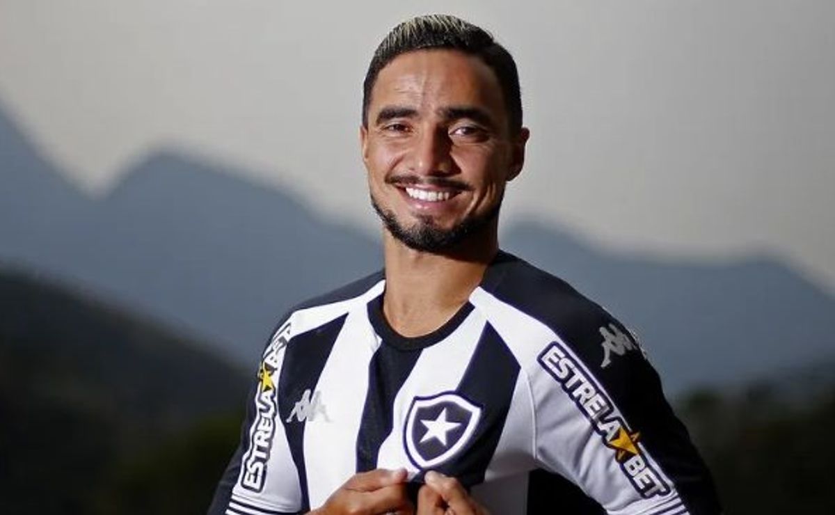 rafael mostra o joelho após cirurgia e tempo de recuperação preocupa o botafogo