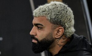 gabigol muda foto nas redes e torcida do flamengo responde: "pode ir embora"