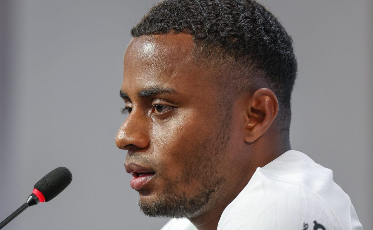 antónio oliveira se manifesta sobre diego palacios no corinthians: “sentir falta de quem cá está”