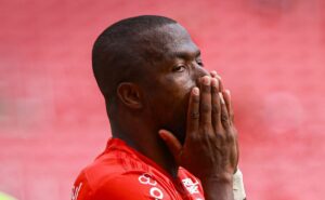 o internacional tentou a liberação de valência e +3, mas obteve resposta negativa