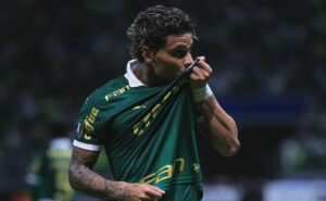 crias inspiradas e richard ríos cirúrgico: colombiano não abaixa a cabeça depois de confusão e faz gol de placa