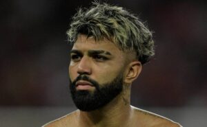 corinthians não vai contratar e diminui concorrência do grêmio em negociação por gabigol