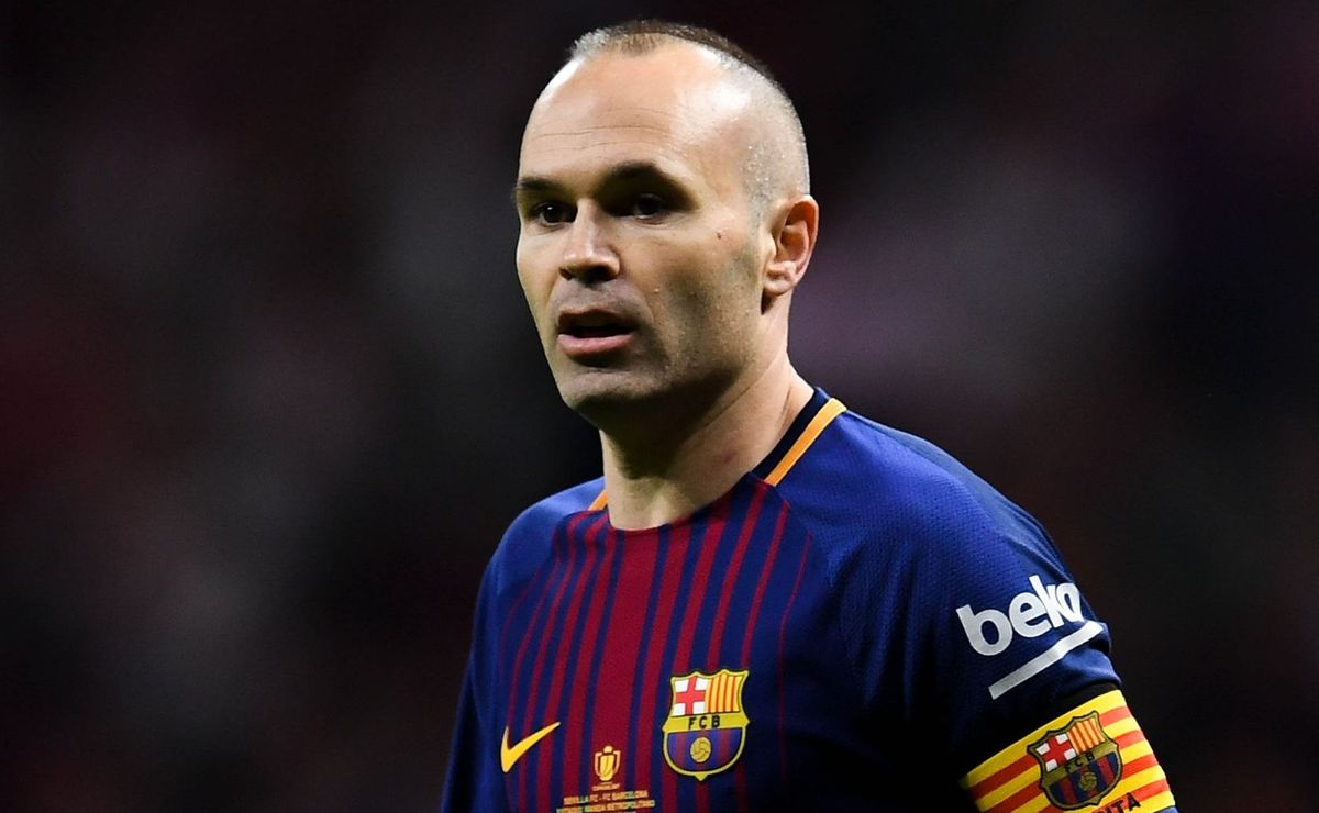 pituca revela que tentou trazer o meia espanhol iniesta para o santos