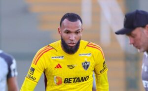everson chega a 100 jogos sem sofrer gols pelo atlético mg e faz revelação: “trabalhar para aumentar”