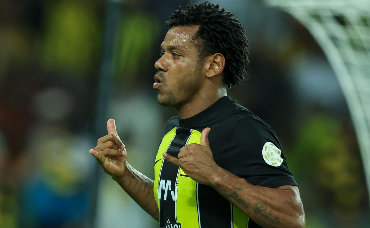 santos tem aval de carille e busca contratação de romarinho; veja os detalhes