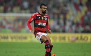 fabrício bruno retorna ao time titular no clássico entre flamengo e vasco
