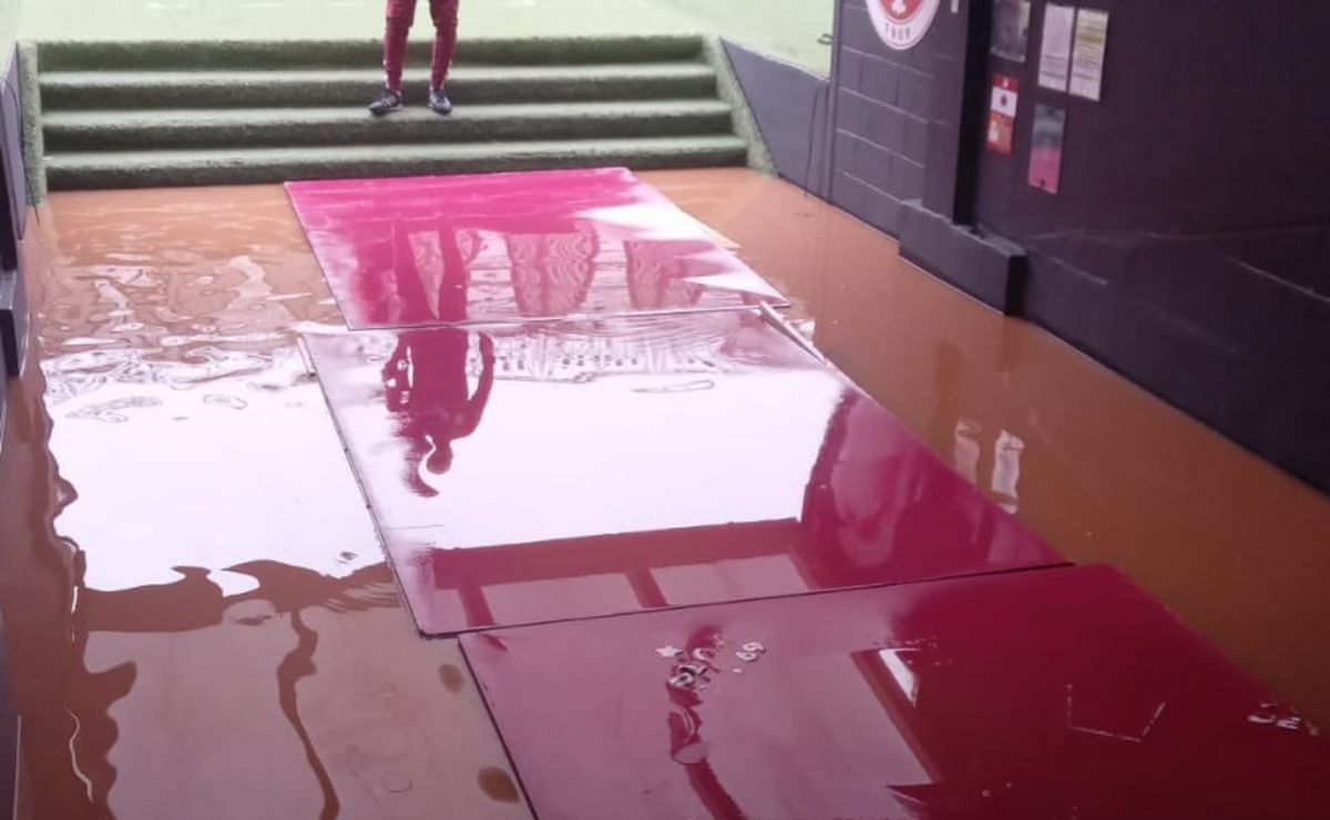 inter sofre com entorno do beira rio alagado, enquanto águas chegam ao gramado