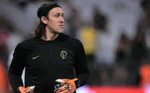 Ídolo do corinthians, cássio prioriza saúde mental e ainda não definiu próximo passo no futebol