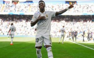 carlo ancelotti e bellingham elogiam o bom momento de vini jr