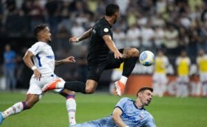 corinthians cria as melhores chances, mas joão ricardo salva o fortaleza