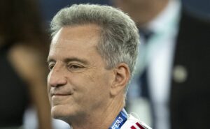 flamengo de landim decide fechar acordo com o grêmio e abre as portas do maracanã