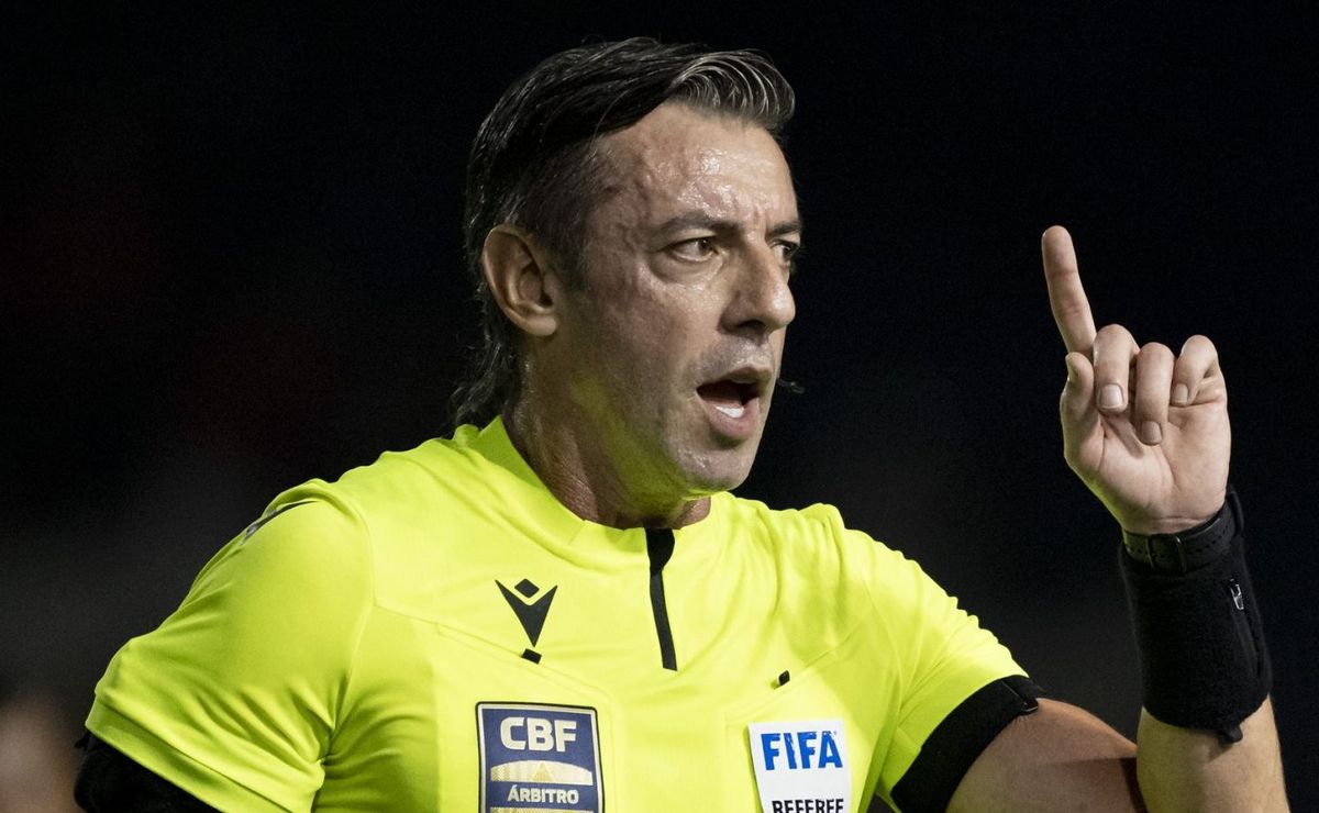 cbf divulga áudio do var, que concorda com raphael claus, em pênalti não marcado para o vasco