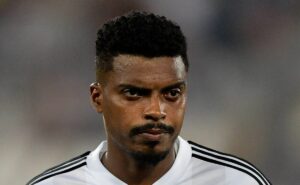 saída de jemerson para o grêmio alivia folha salarial do atlético mg