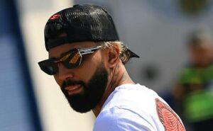 corinthians muda de opinião, decide contratar gabigol e busca aceno positivo do flamengo