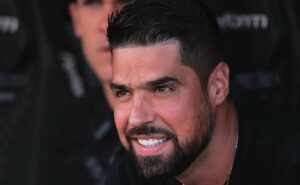 antónio oliveira gostou: bruno henrique, principal jogador do flamengo, está fora do clássico