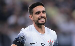 igor coronado deve ganhar chance como titular do corinthians diante do racing uru