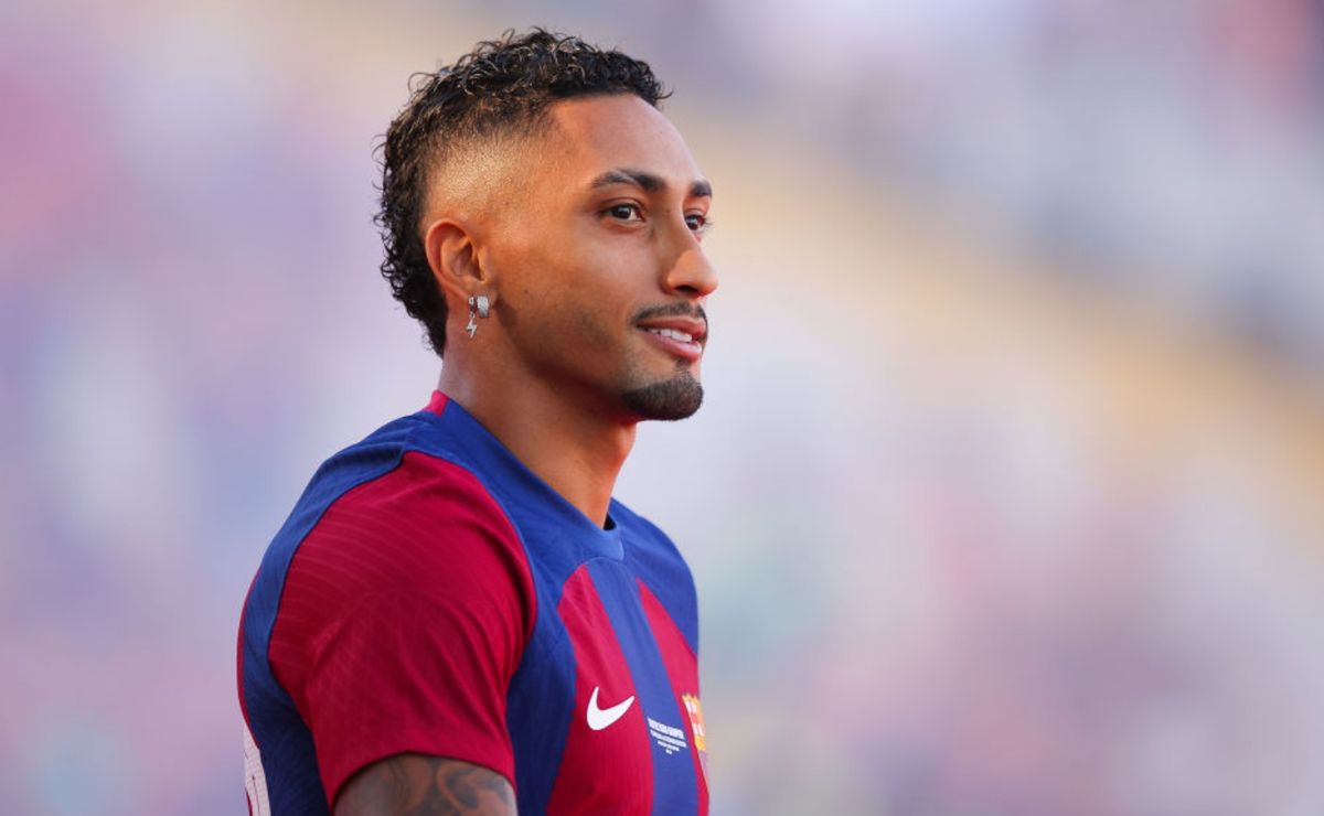 raphinha estaria vivendo crise interna no barcelona e teria brigado com irmão de xavi