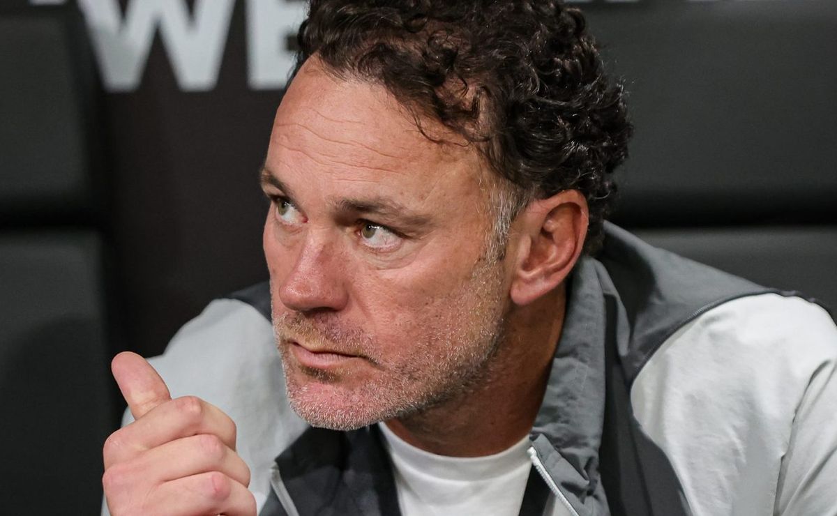 após interesse do atlético mg, de milito, flamengo está próximo de comprar shola