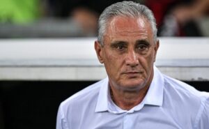 flamengo joga mal, vence amazonas em noite de protestos contra tite; confira as notas