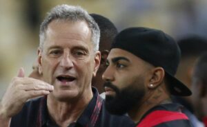 gabigol sofre mais uma vez no flamengo e perde a faixa de capitão entre os principais jogadores do elenco