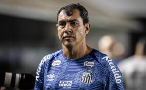carille tira titular absoluto do jogo contra o amazonas, ele nem viaja e santos muda time titular