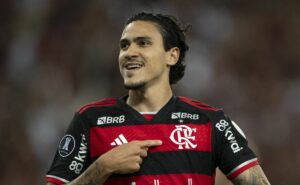 pedro brilha na libertadores e fica perto de artilharia do flamengo na competição