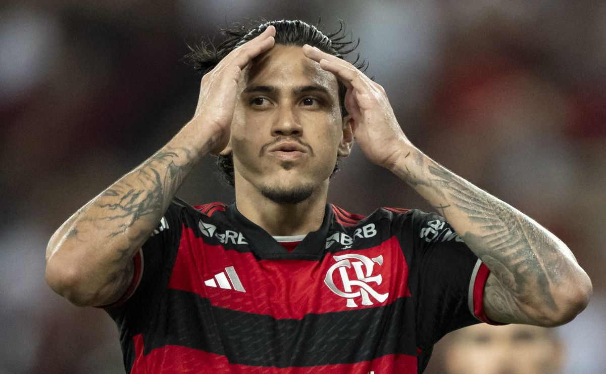 pedro passa por situação no flamengo e atacante é cobrado pela torcida no maracanã