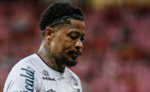 marinho sofre no fortaleza, é visto chorando e situação chega à torcida do santos