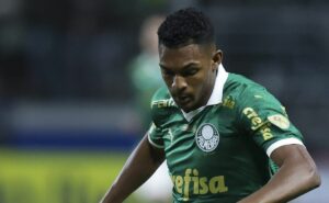 palmeiras encaminha venda de luís guilherme ao west ham e meia já pode deixar clube 