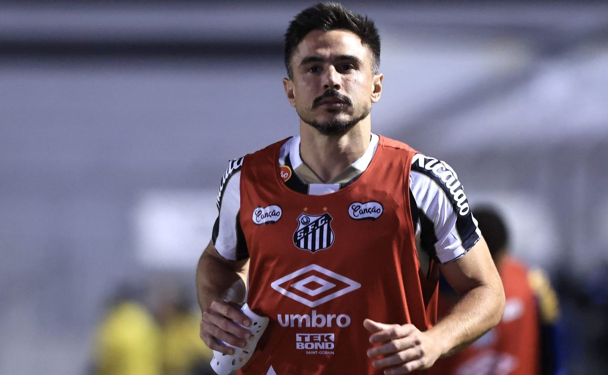 willian bigode exalta campanha do santos na série b: “vamos ser a equipe a ser batida”