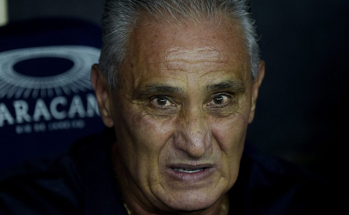 filipe luís é indicado como substituto ideal após tite não convencer no flamengo