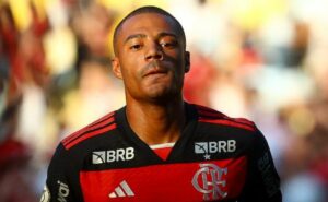 flamengo pensa em contratar novo camisa 10 para fazer dupla com de la cruz e nome é divulgado
