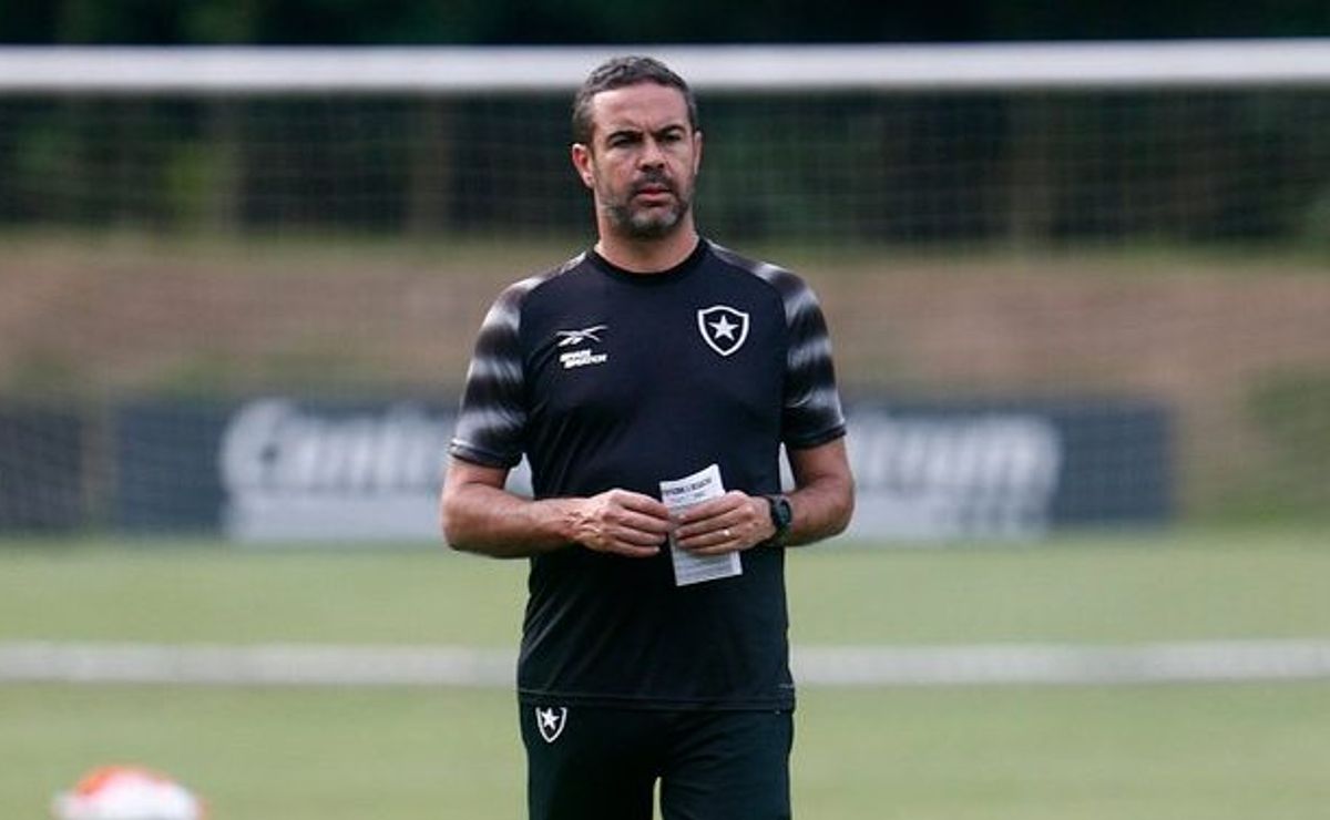botafogo vence o vitória, mas torcida vê atitude de arthur jorge em poupar titulares desnecessária